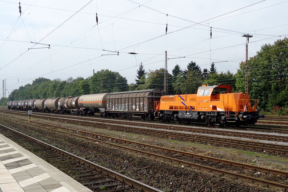 Am 19 September 2014 rangiert Northrail 1265 303 in Gladbeck West.