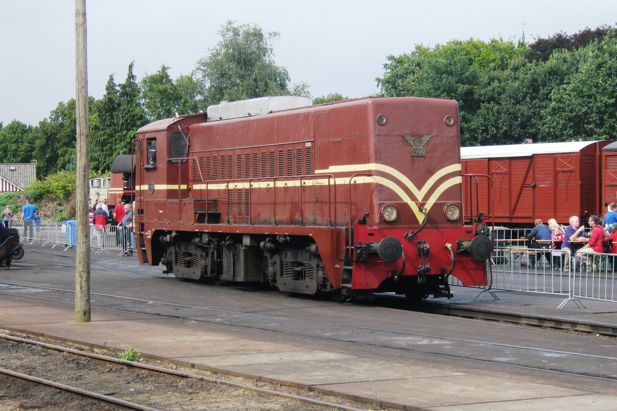 Am 2 September 2012 steht VSM, ex-NS 2299 in Bekbergen. 