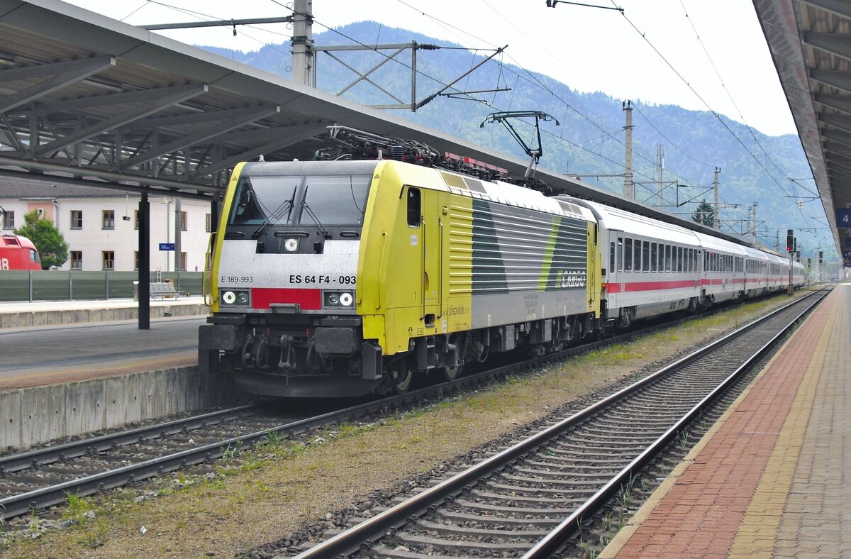 Am 20 Mai 2010 treft FMN 189 993 mit ein EC aus Bologna Centyrale in Wrgl ein -wegen Versptungen in der Zulassung der BB Reihe 1216 wurden die EC-Zge Mnchen<=>Milano (und weiter) mit MRCE 189er bespannt.