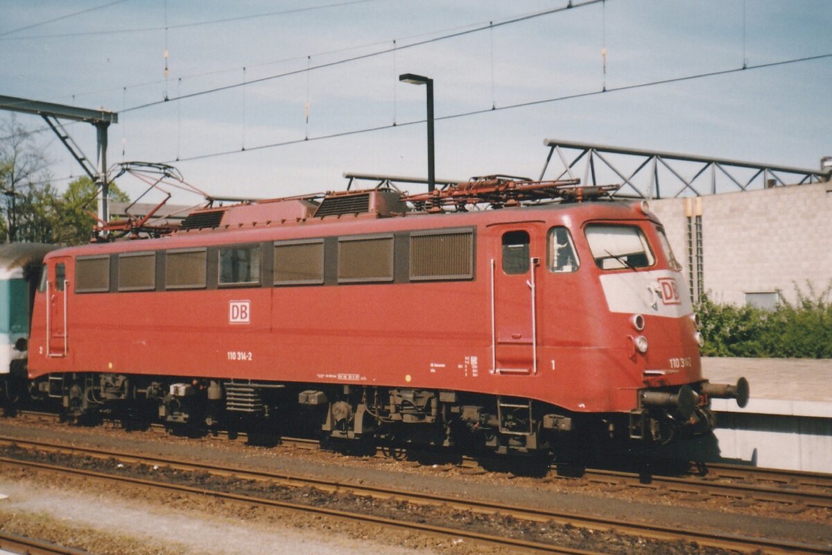 Am 21 Augustus 1999 steht 110 314 in Venlo.