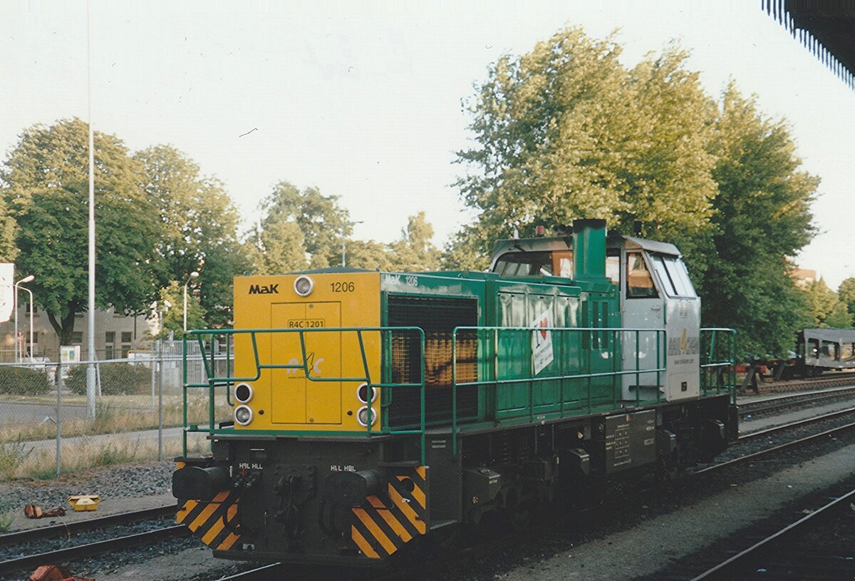 Am 22 Dezember 2006 steht R4C 1201 abgestellt in 's-Hertogenbosch.