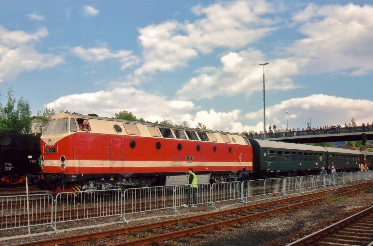 Am 22 Mai 2010 war 119 158 mit ein Sopnderzug ins DDM.