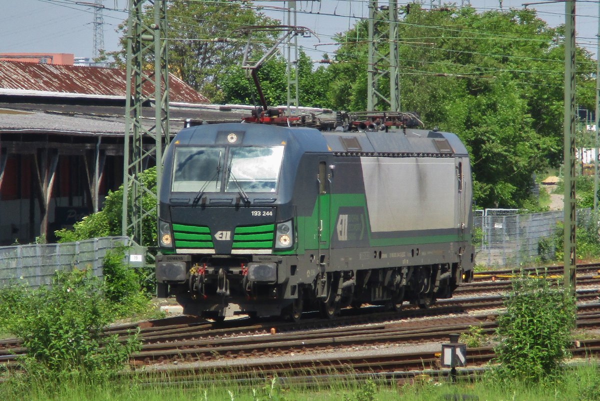 Am 22 Mai 2017 lauft 193 244 um in Neuss.