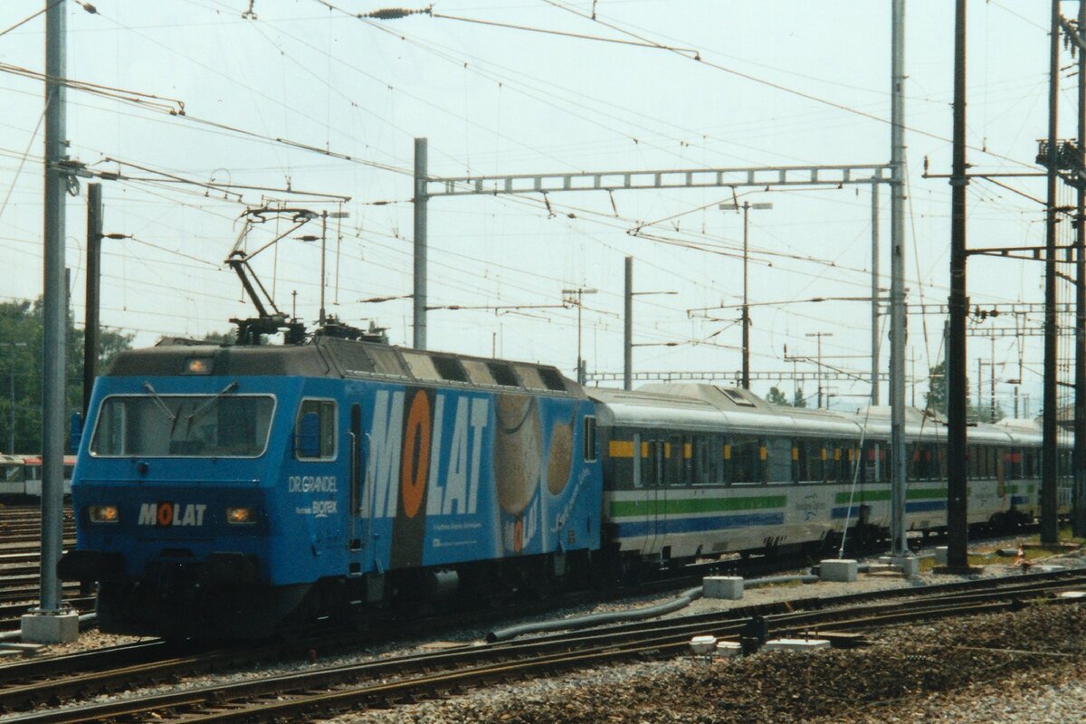 Am 23 Mai 2004 verlasst SOB 456 096 Romanshorn mit der VAE nach Luzern.