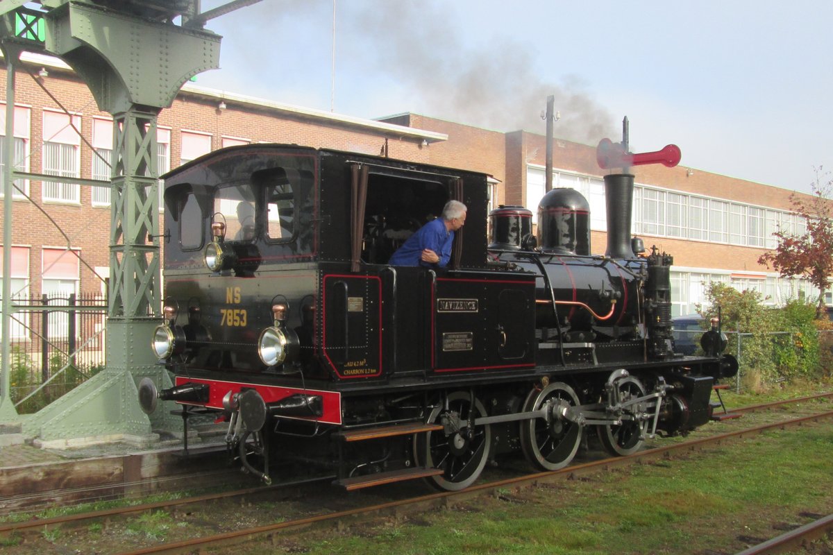 Am 23 Oktober 2016 lauft 7853 um in Haaksbergen bei der MBS.