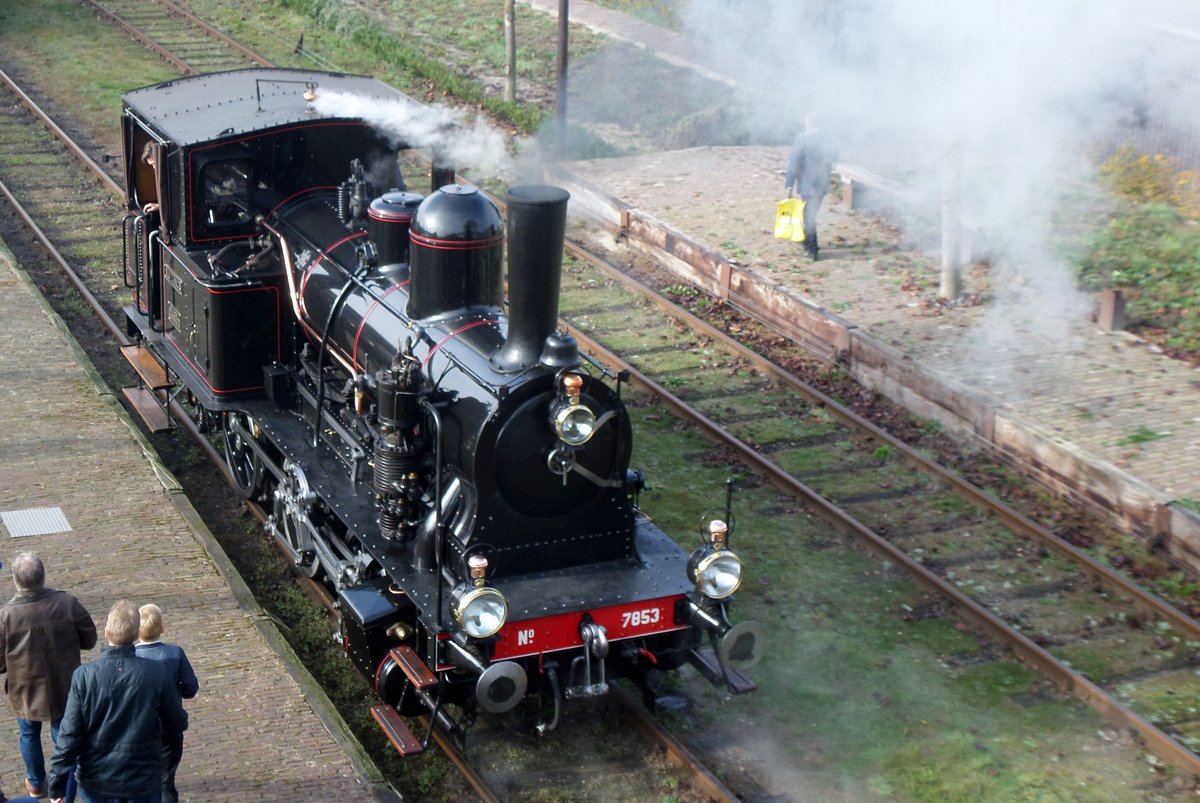 Am 23 Oktober 2016 lauft 7853 um in Haaksbergen bei der MBS.