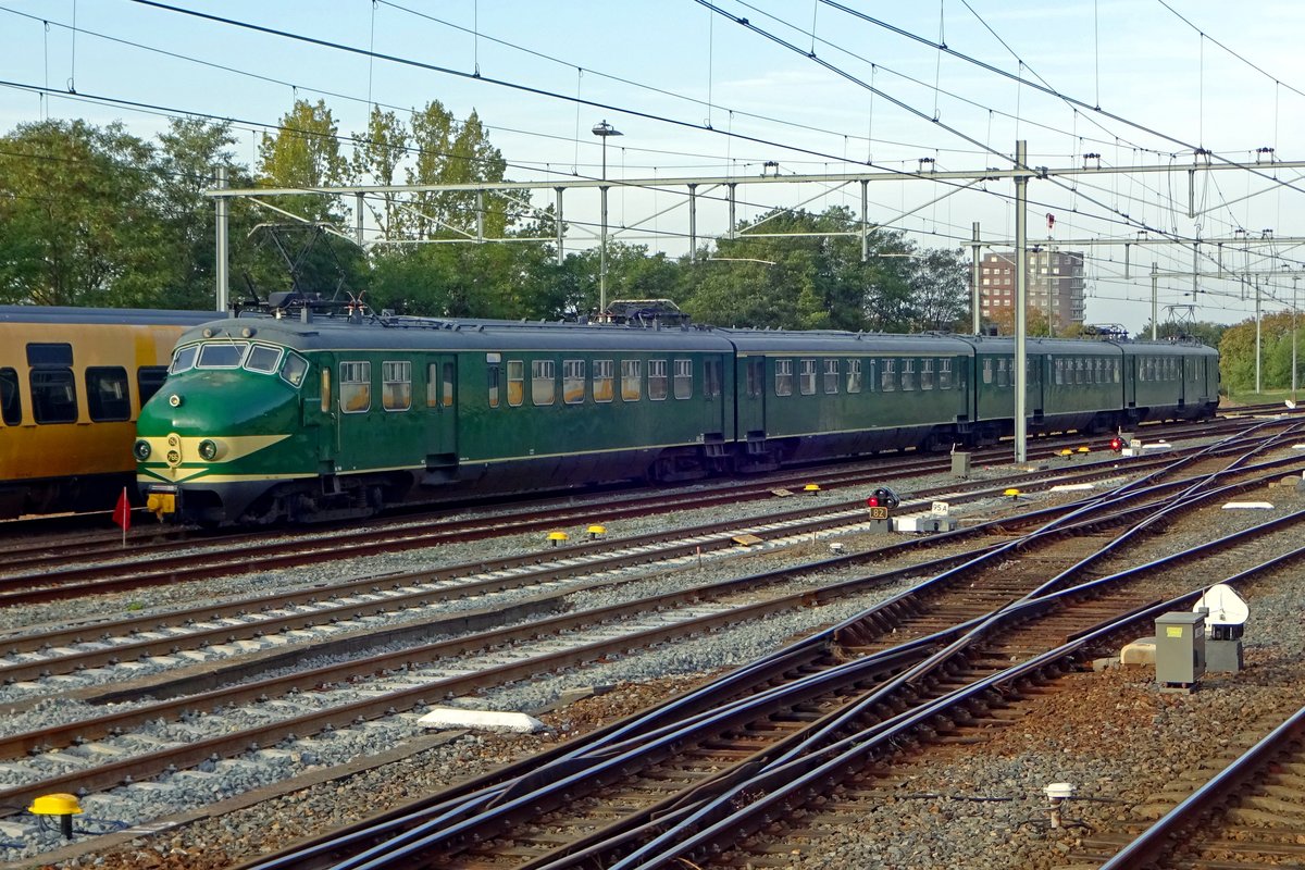 Am 24 Oktober 2019 steht ex-NS Hondekop 766 in Nijmegen.