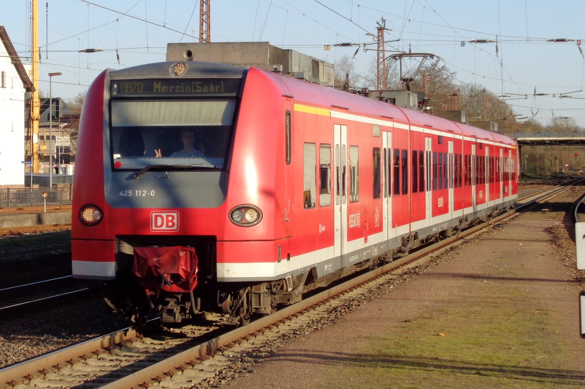 Am 27 Mrz 2017 treft 425 112 in Vlklingen ein.