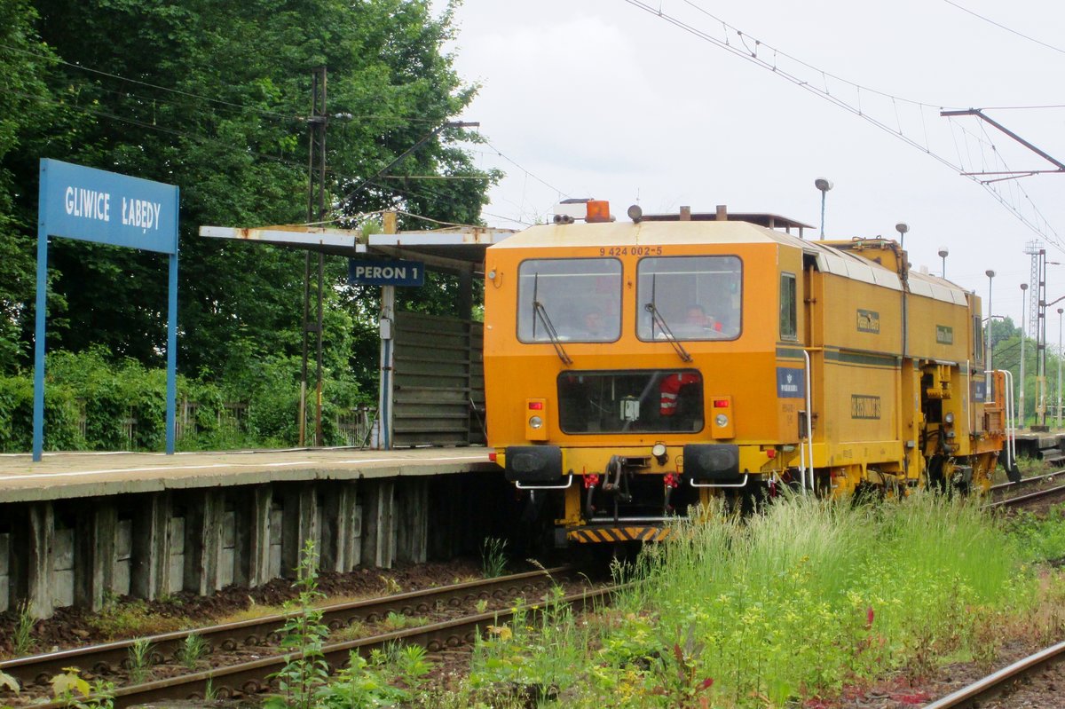 Am 27 Mai 2015 steht 9 424 002 in Gliwice-Labedy.