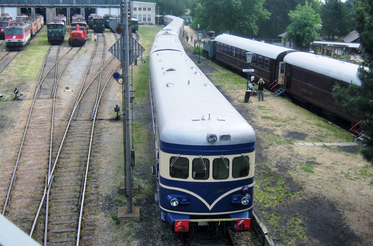 Am 28 Mai 2012 steht 6645.02 (der hintere Teil einer 5145) ins Heizhaus Strasshof.
31.08.2025 Leon Schrijvers