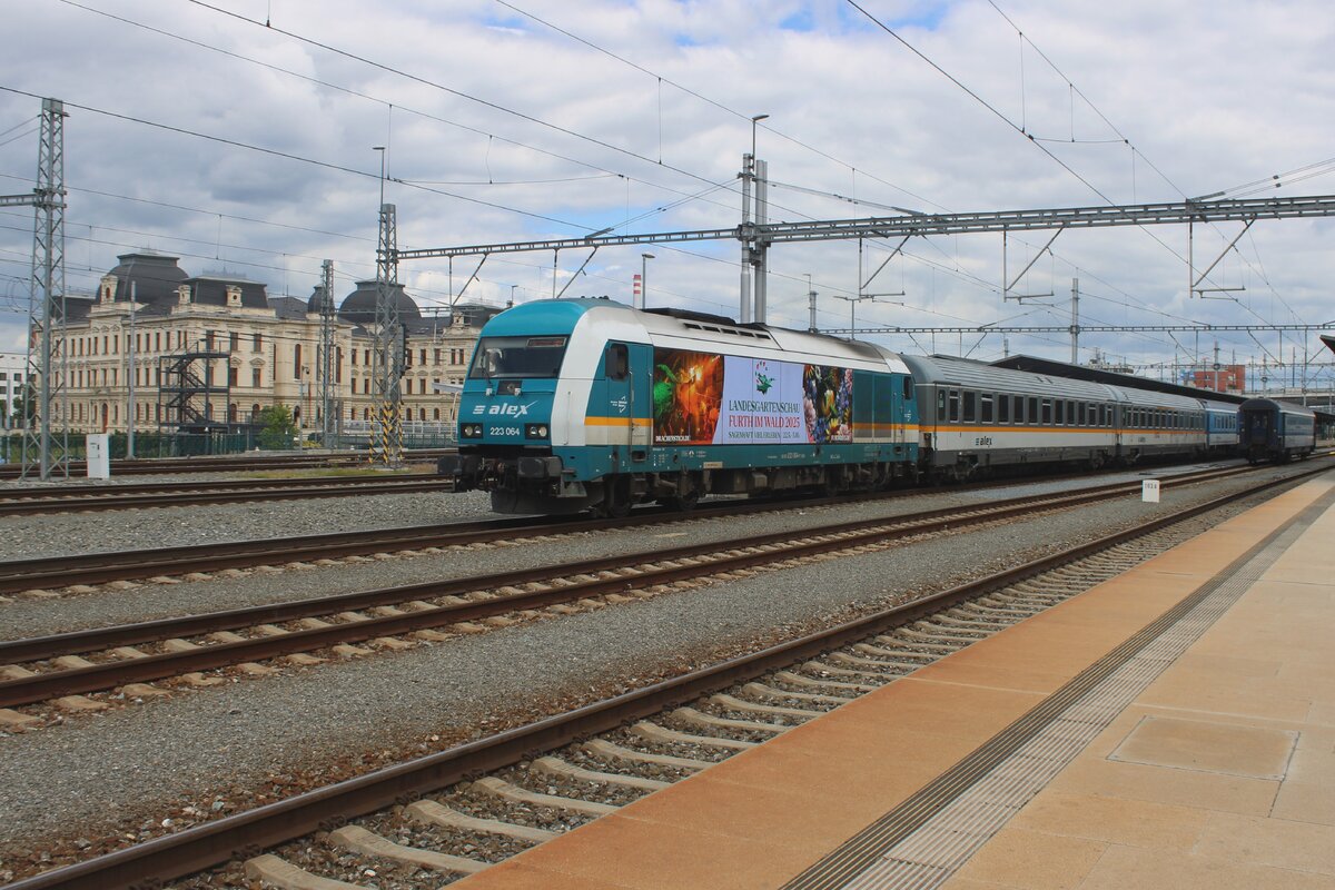 Am 30 Mai 2025 verlasst ALEX 223 064 PLzen hl.n. mit der Schnellzug nach München Hbf.