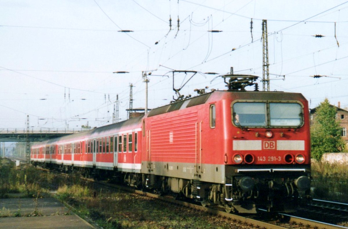 Am 4 September 2005 treft 143 291 in Naumburg (Saale) ein.