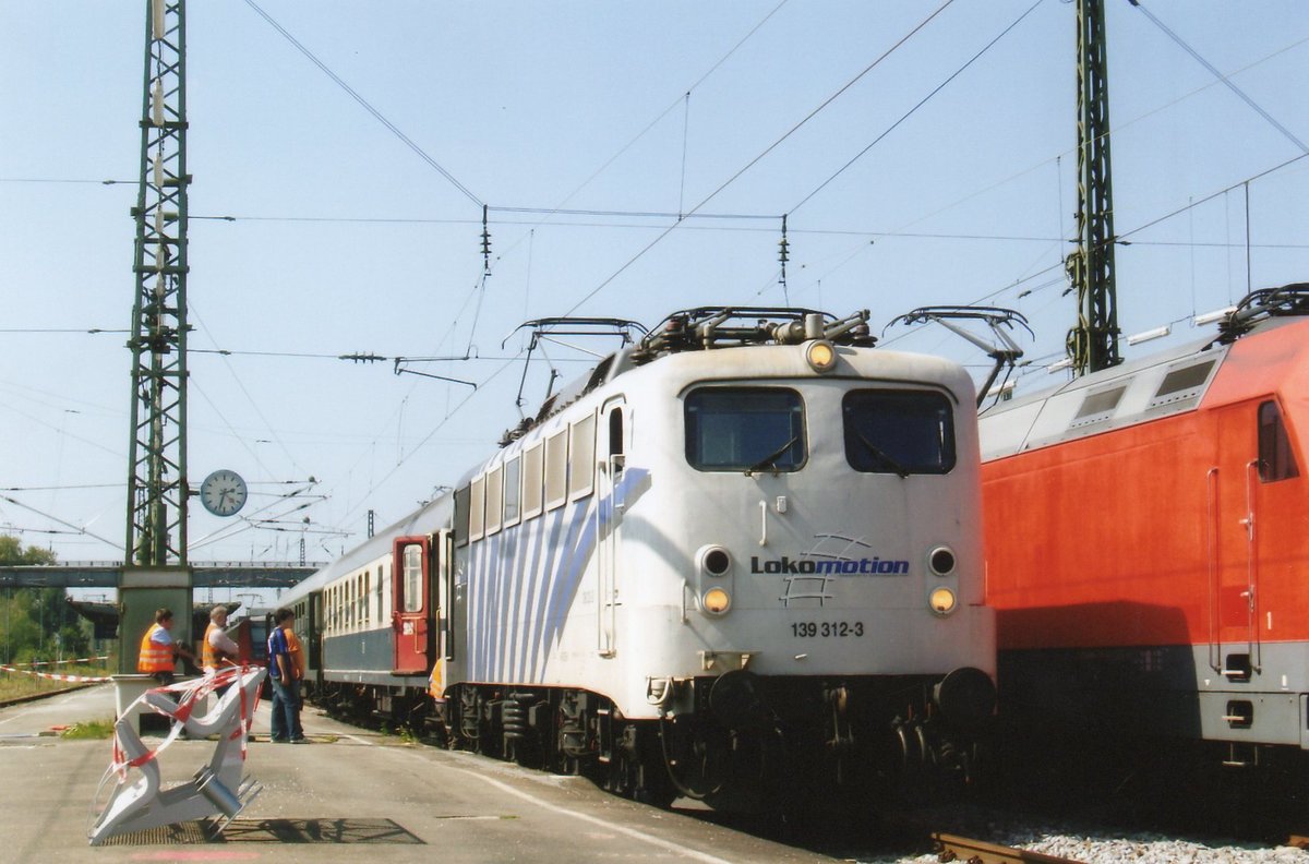 Am 6 Juni 2008 steht 139 312 mit ein Sonderzug in Rosenheim. 