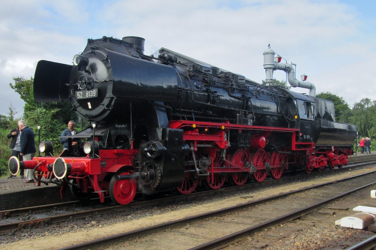 Am 6 September 2015 steht 52 8139 in Beekbergen. 