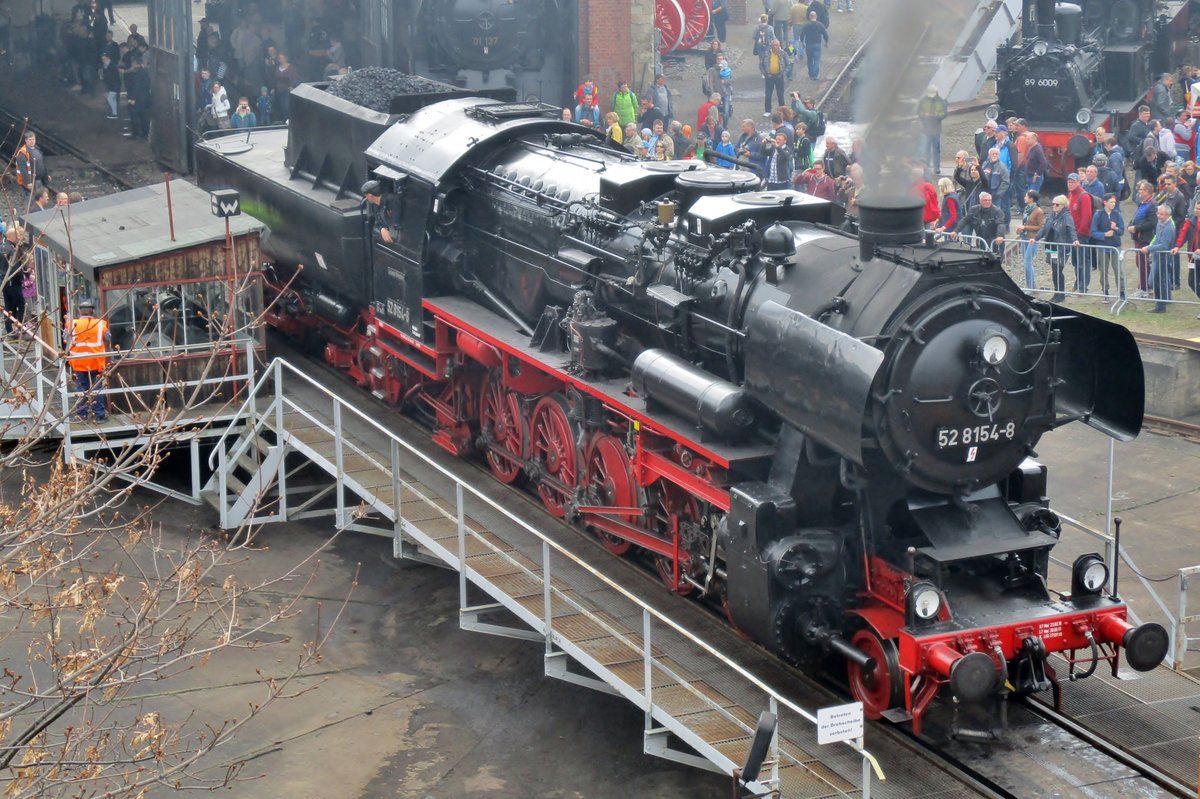 Am 8 April 2018 steht 52 8154 in Dresden-Altstadt auf die Drehscheibe. 