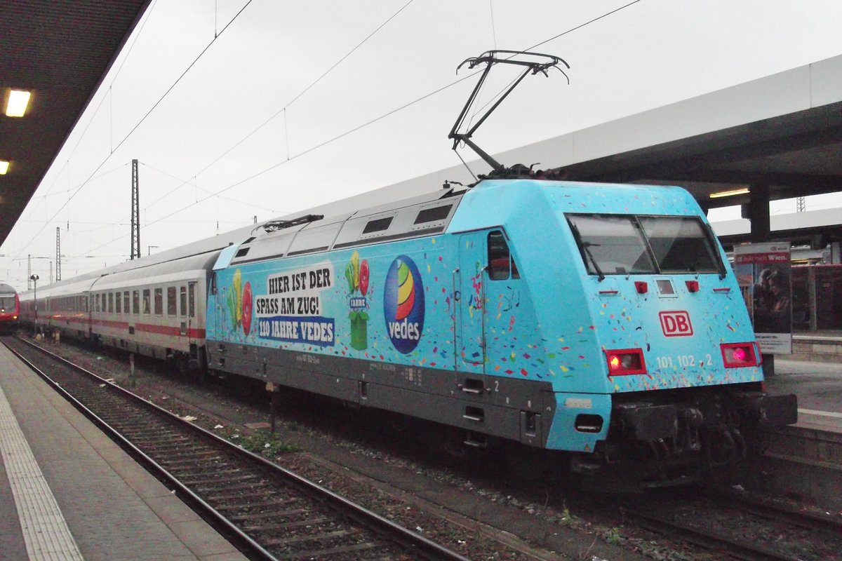 Am grauen 17.September 2015 steht 101 102 in Nürnberg Hbf. 