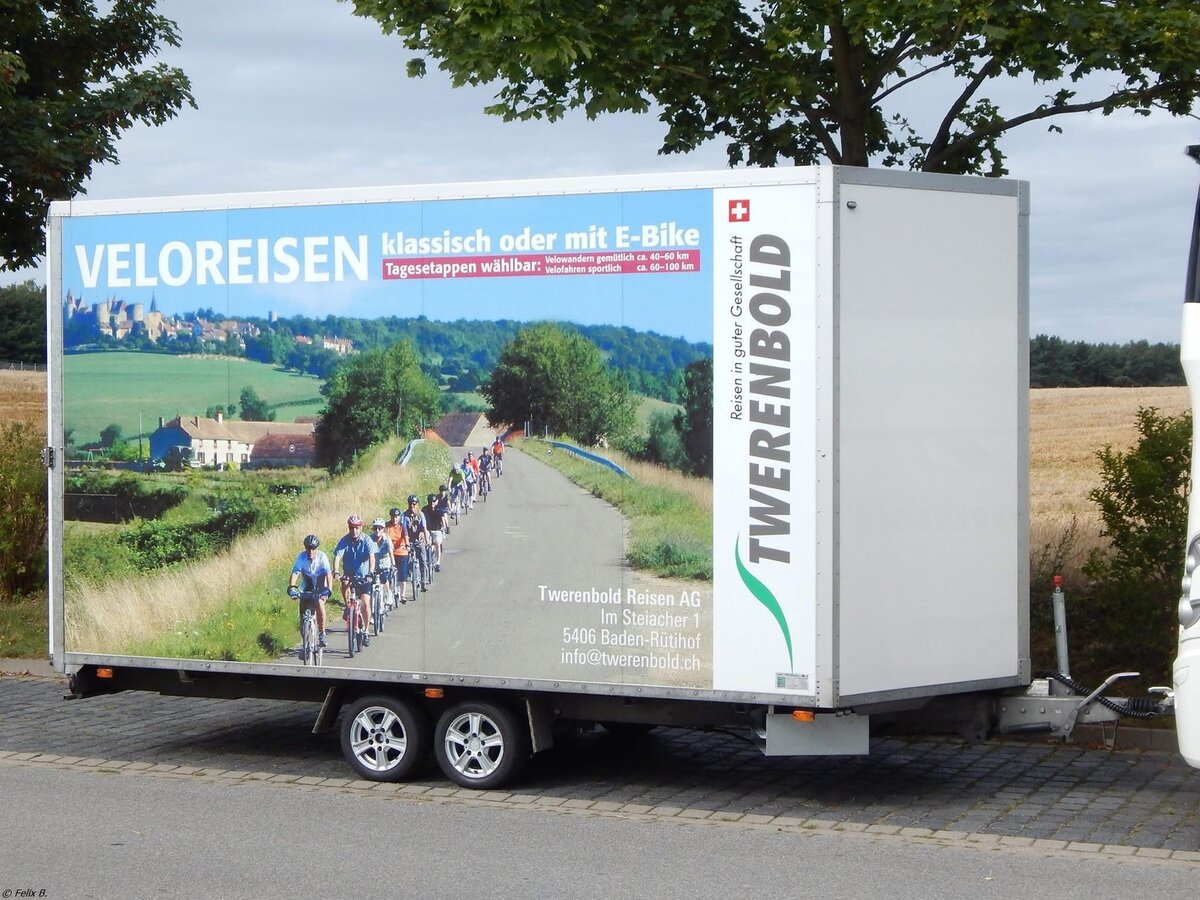 Anhänger von Twerenbold aus der Schweiz in Malchow.