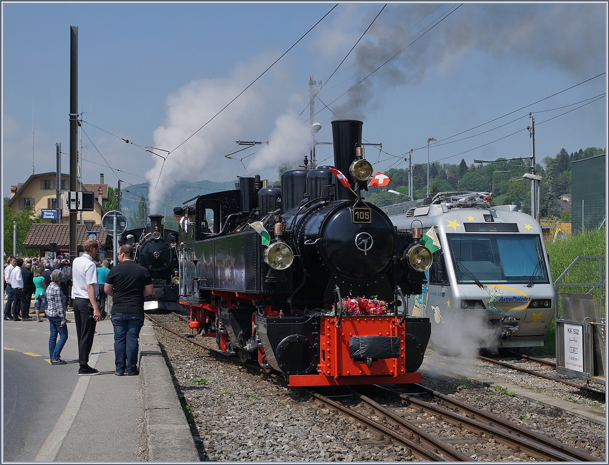 Anlässlich des grossen Blonay-Chamby 50 Jahre Jubiläums wird bereits zum Auftakt der Saisen kräftig gedampft: die BDF 3/4 N° 3 und die SEG G 2x 2/2 105 bereiten sich am B-C  Hausbahnsteig  in Blonay für die Zusammenstellung und Übernahem eines Dampfzugs vor. 

4. Mai 2018