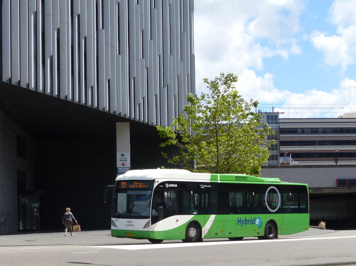 Arriva Bus 4886 (ex-Connexxion) Van Hool A300 Hybride Baujahr 2009. Bargelaan, Leiden 14-07-2016.

Arriva bus 4886 (ex-Connexxion) Van Hool A300 Hybride in dienst sinds september 2009. Bargelaan, Leiden 14-07-2016.