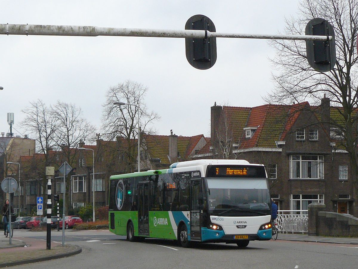 Arriva Bus 8506 DAF VDL Citea LLE120 Baujahr 2012. Lammenschansweg, Leiden 15-03-2015.

Arriva bus 8506 DAF VDL Citea LLE120 bouwjaar 2012. Jan van Houtbrug, Lammenschansweg, Leiden 15-03-2015.