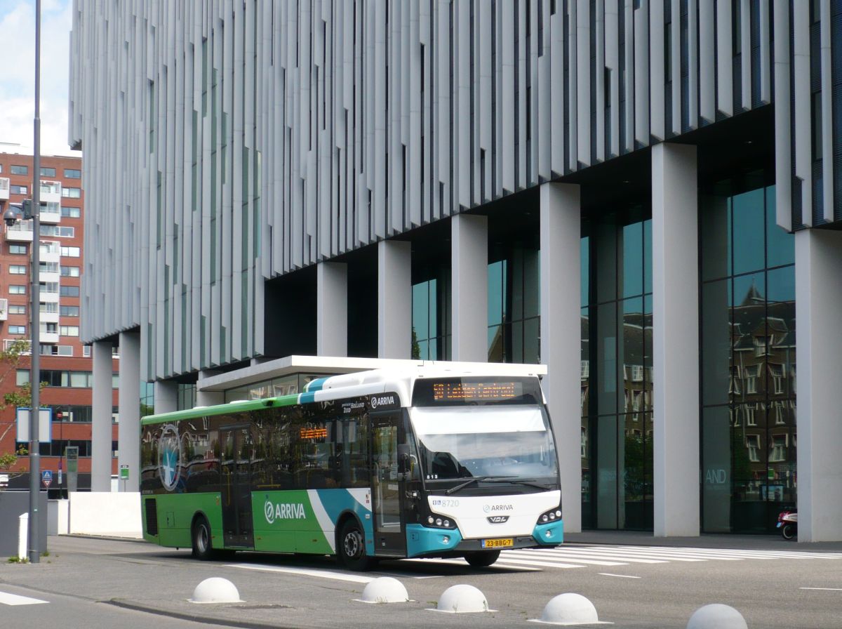 Arriva Bus 8720 DAF VDL Citea LLE120 Baujahr 2012. Bargelaan, Leiden 27-08-2017.   Arriva bus 8720 DAF VDL Citea LLE120 bouwjaar 2012. Bargelaan, Leiden 27-08-2017.