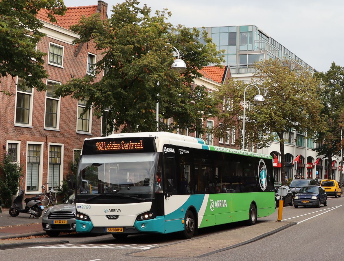 Arriva Bus 8760 DAF VDL Citea LLE120 Baujahr 2012 Levendaal, Leiden 20-09-2021.

Arriva bus 8760 DAF VDL Citea LLE120 bouwjaar 2012 Levendaal, Leiden 20-09-2021.