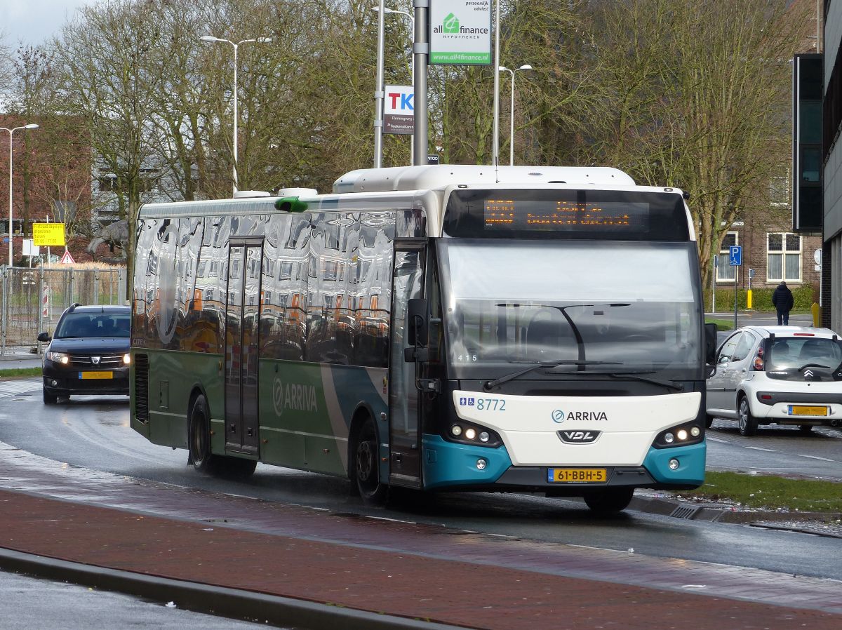 Arriva Bus 8772 DAF VDL Citea LLE120 Baujahr 2012. Prins Bernhardlaan, Alphen aan den Rijn 26-02-2020.

Arriva bus 8772 DAF VDL Citea LLE120 bouwjaar 2012. Prins Bernhardlaan, Alphen aan den Rijn 26-02-2020.