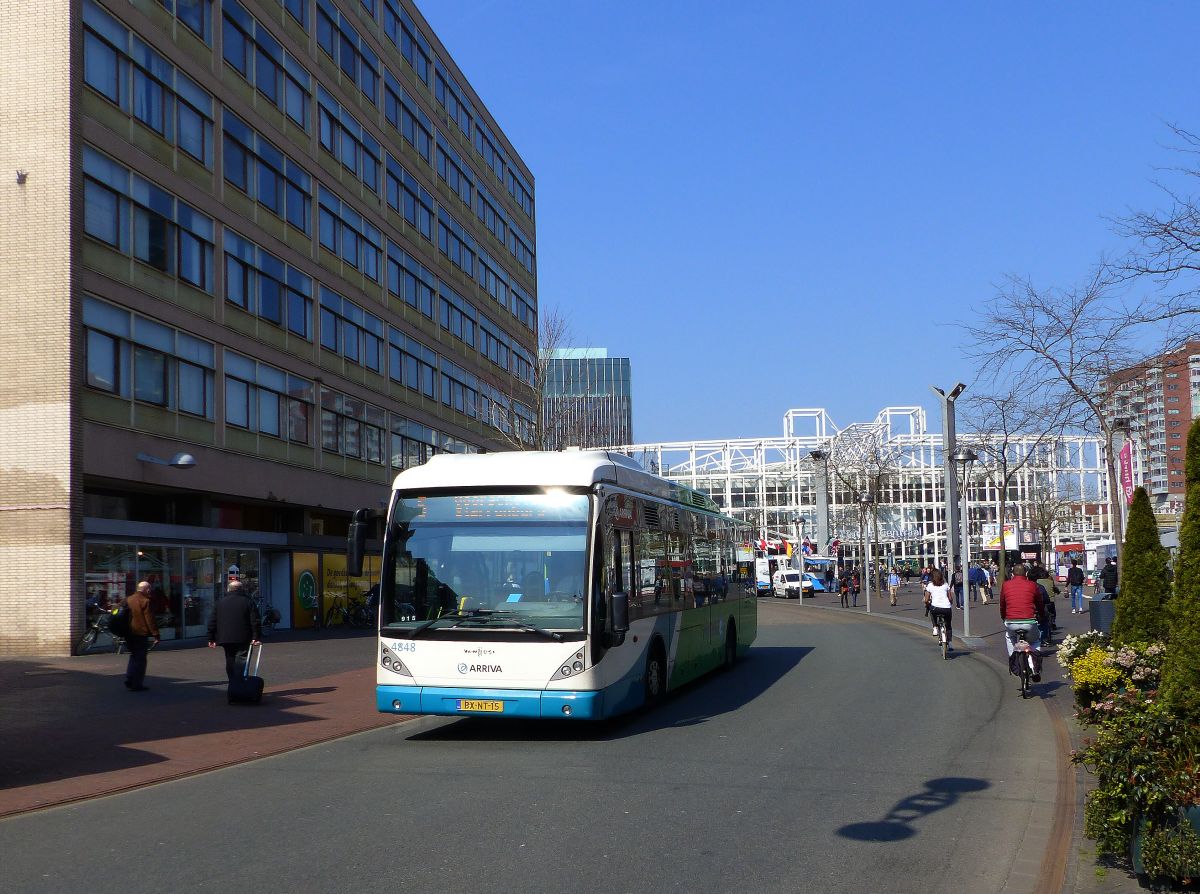 Arriva ex-Connexxion Bus 4848 Van Hool new A300 Hybrid Baujahr 2009. Stationsweg, Leiden 08-04-2019.

Arriva ex-Connexxion bus 4848 Van Hool new A300 Hybrid bouwjaar 2009. Stationsweg, Leiden 08-04-2019.