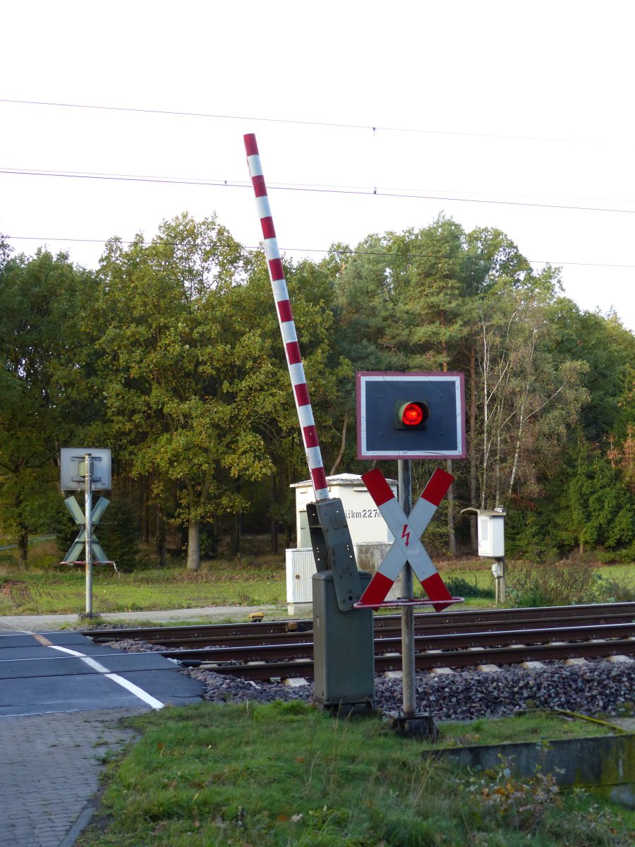 Bahnbergang Bernte, Emsbren 02-11-2018.

Overweg Bernte, Emsbren 02-11-2018.