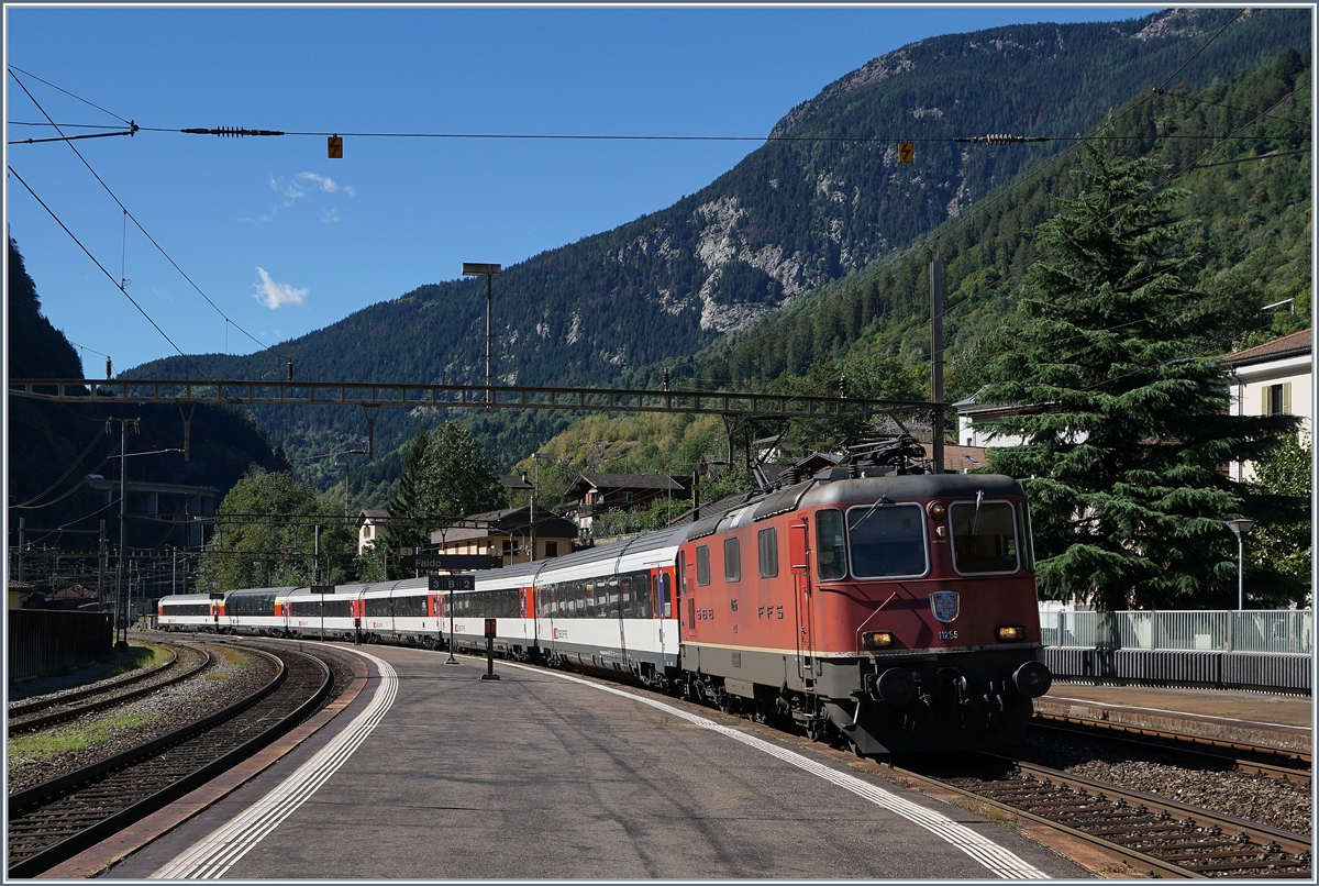 Bei seiner Ankunft in Faido konnte ich eine lange Jahre typischen  Gotthard-IR  fotografieren. 
06. Sept. 2016