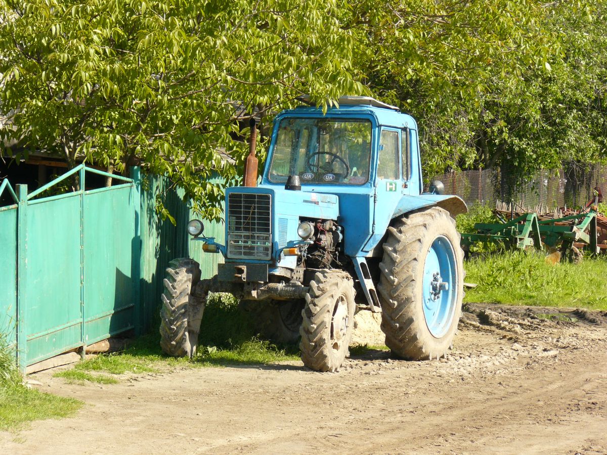 Belarus Traktor, Lavrykiv, Traktor 21-05-2012.

Belarus traktor, Lavrykiv, Oekrane 21-05-2012.