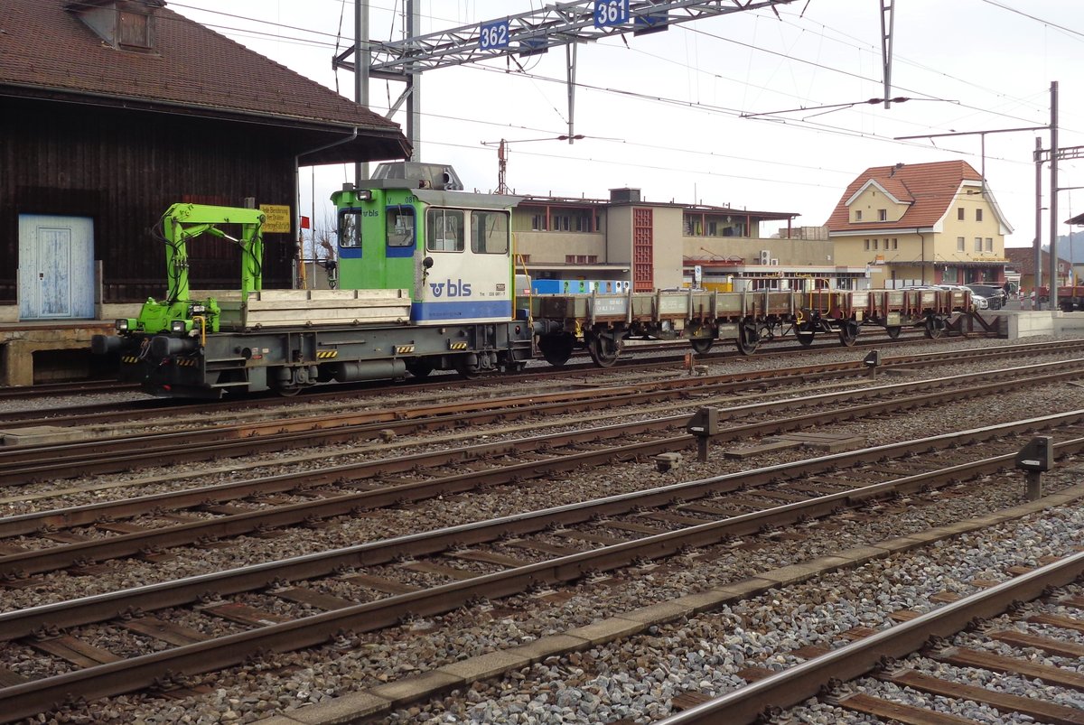 BLS 235 081 steht am 1 Jänner 2019 abgestellt in Spiez.