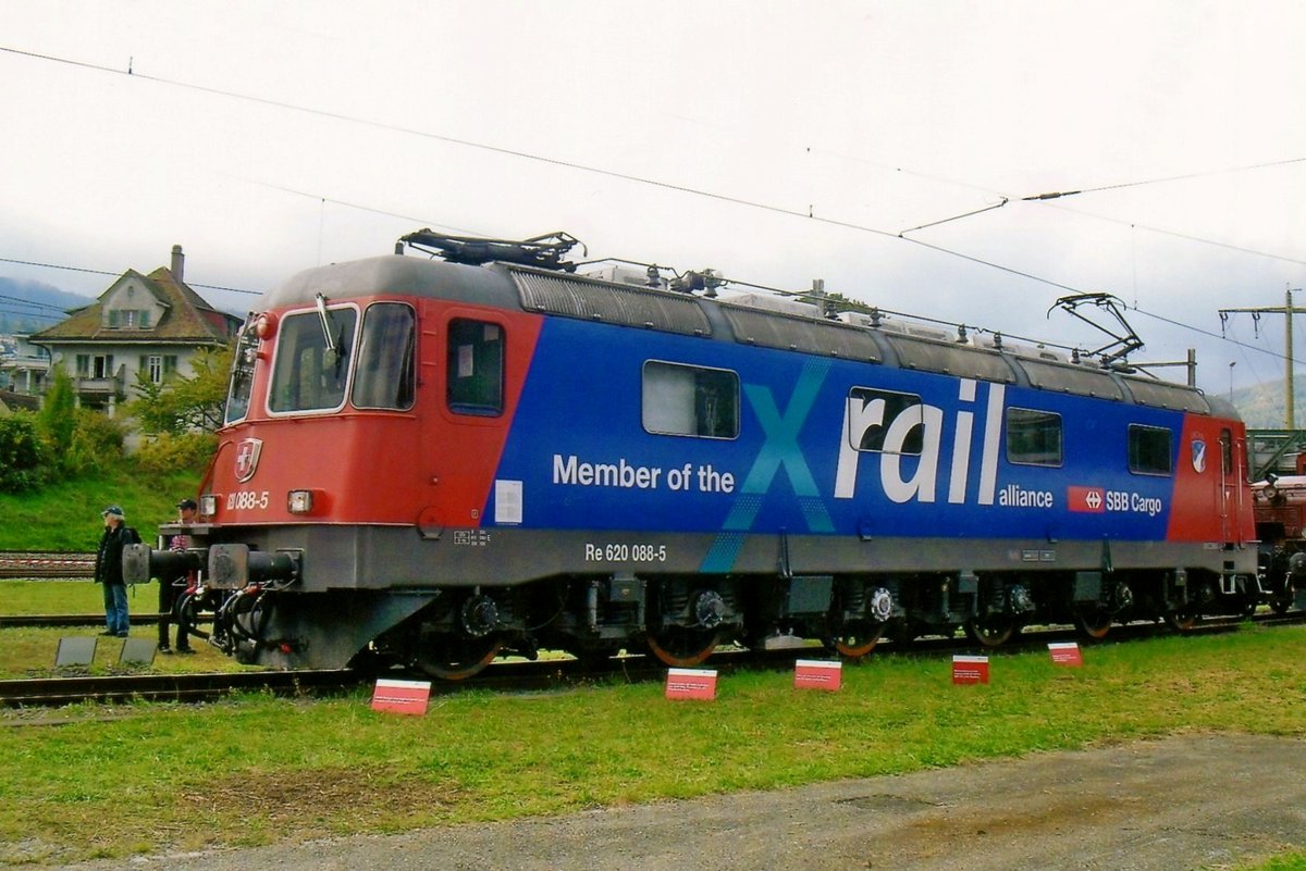 Bw Biel/Bienne war Platz für ein Bahnfest am 26 September 2010 und SBB/X-Rail 620 088 war dabei.