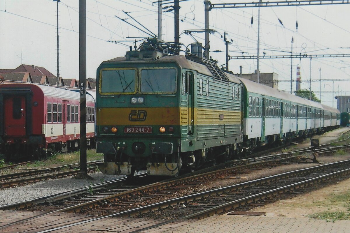 CD 163 244 treft am 30 Mai 2012 in Pardubice ein.