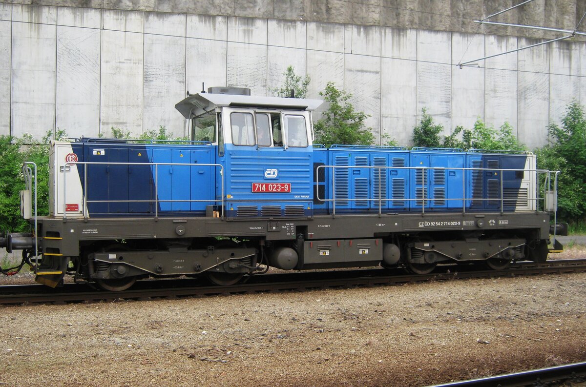 CD 714 023 steht in Praha hl.n. am 15 Mai 2012.