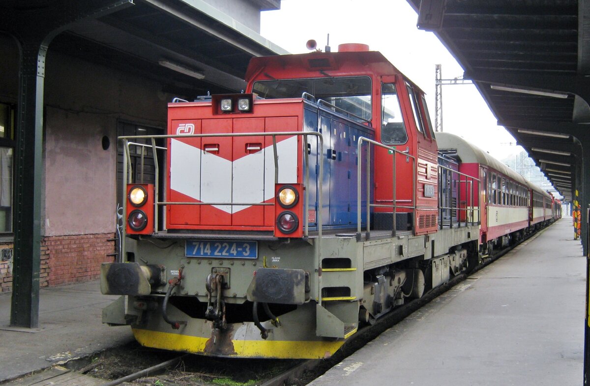 CD 714 224 steht am 13 Mai 2012 in Praha-Masarykovo.