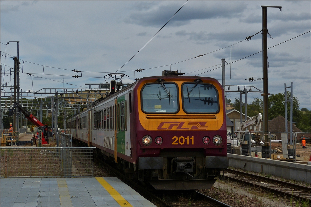 CFL 2011 kommt aus Diekirch in den Bahnhof von Ettelbrück eingefahren. 28.07.2020

