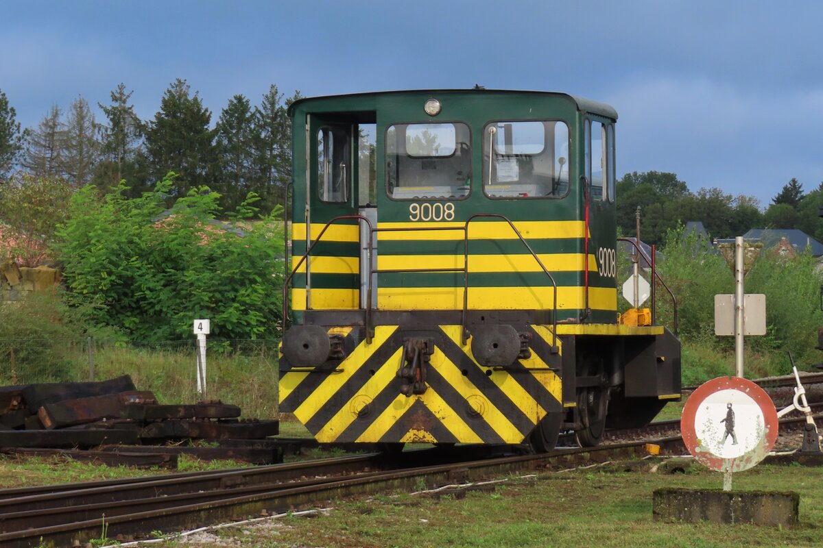 CFV3V 9011 rangiert am 22 September 2023 in Mariembourg während das 50.Jahresjubiläum der CFV3V.