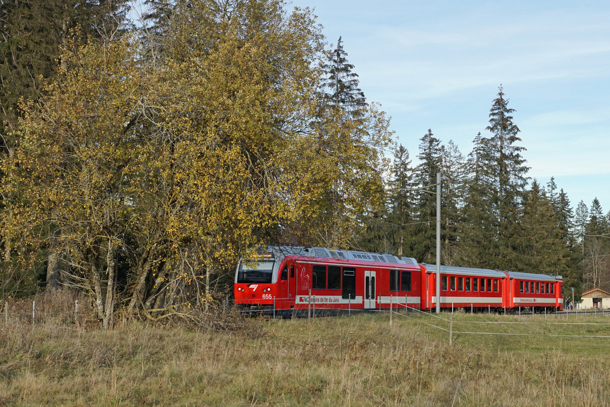 Chemins de fer du jura/CJ.
Herbstliche Impressionen eingefangen bei Le Creux-des-Biches am 13. September 2020.
Foto: Walter Ruetsch