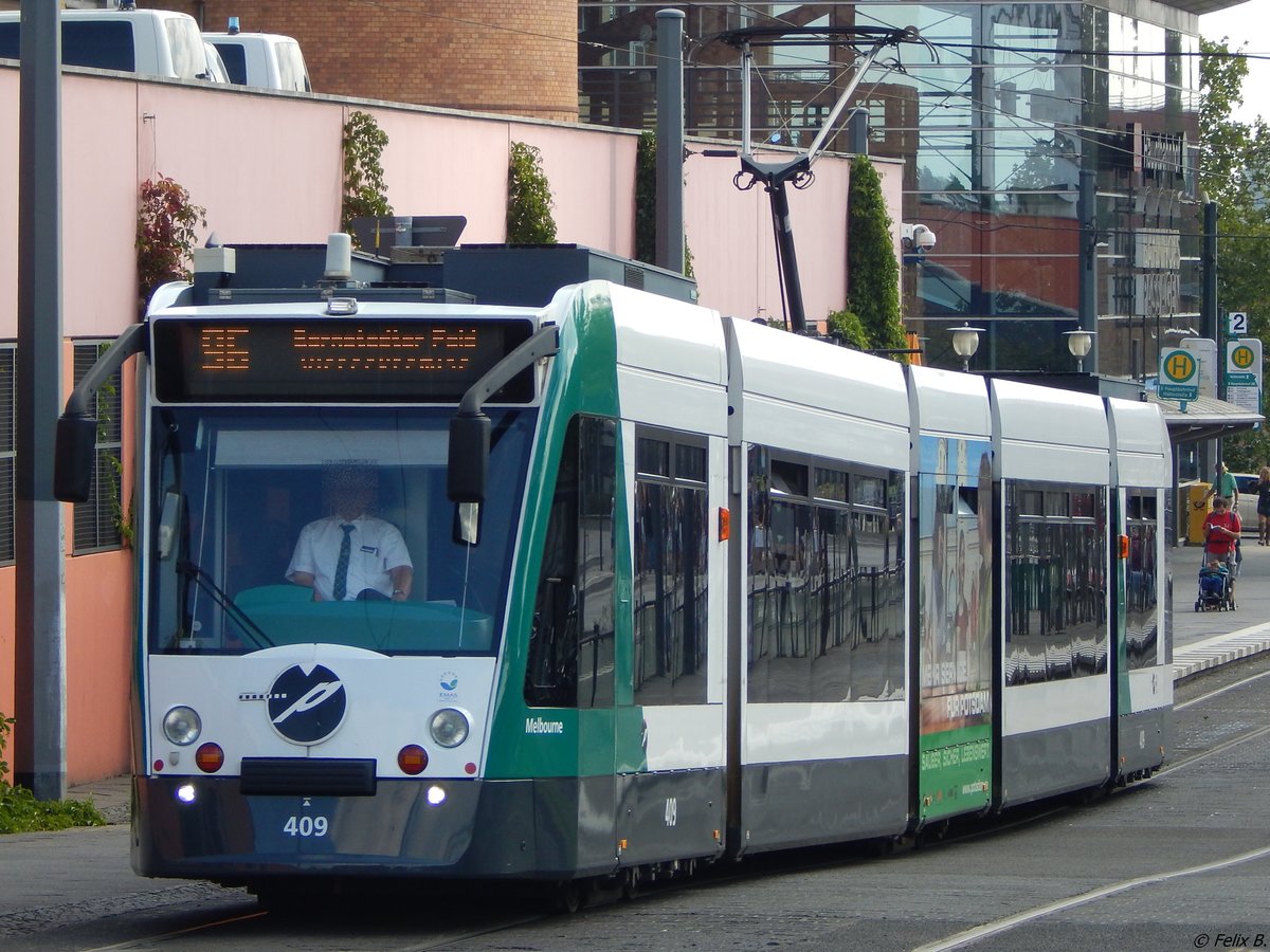 Combino NF8 Nr. 409 der ViP in Potsdam.