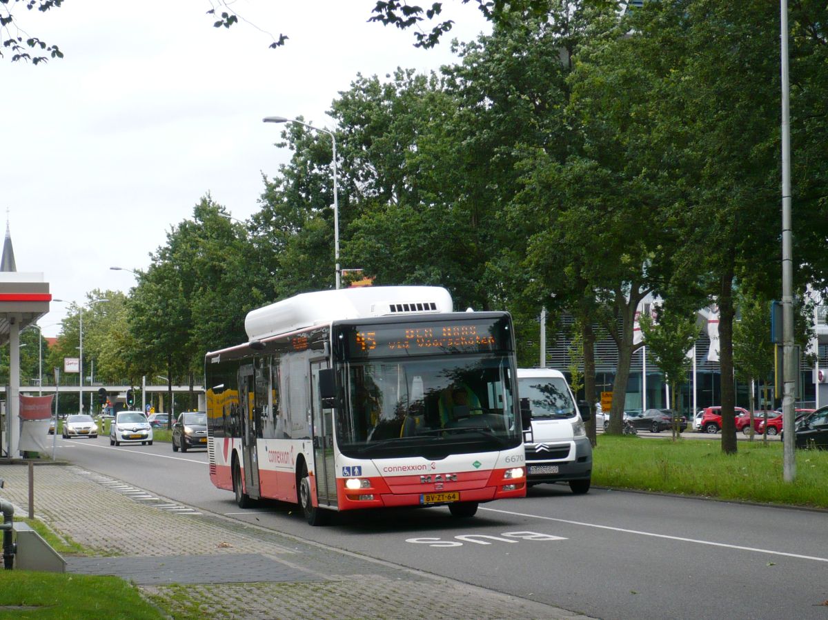 Connexxion (ex-Veolia) Bus 6670 MAN Lion's City Baujahr 2009. Lammenschansweg, Leiden 03-08-2017.

Connexxion (ex-Veolia) bus 6670 MAN Lion's City bouwjaar 2009. Lammenschansweg, Leiden 03-08-2017.