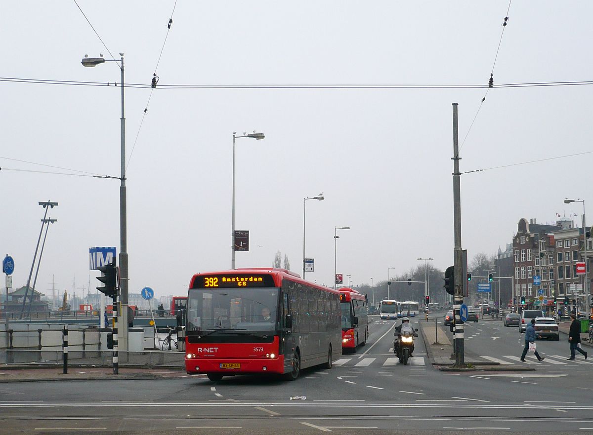 Connexxion R-Net Bus 3573 VDL Berkhof Ambassador 200 Baujahr 2010. Prins Henderikkade, Amsterdam 11-02-2015.

Connexxion R-Net bus 3573 VDL Berkhof Ambassador 200 bouwjaar 2010. Prins Henderikkade, Amsterdam 11-02-2015.