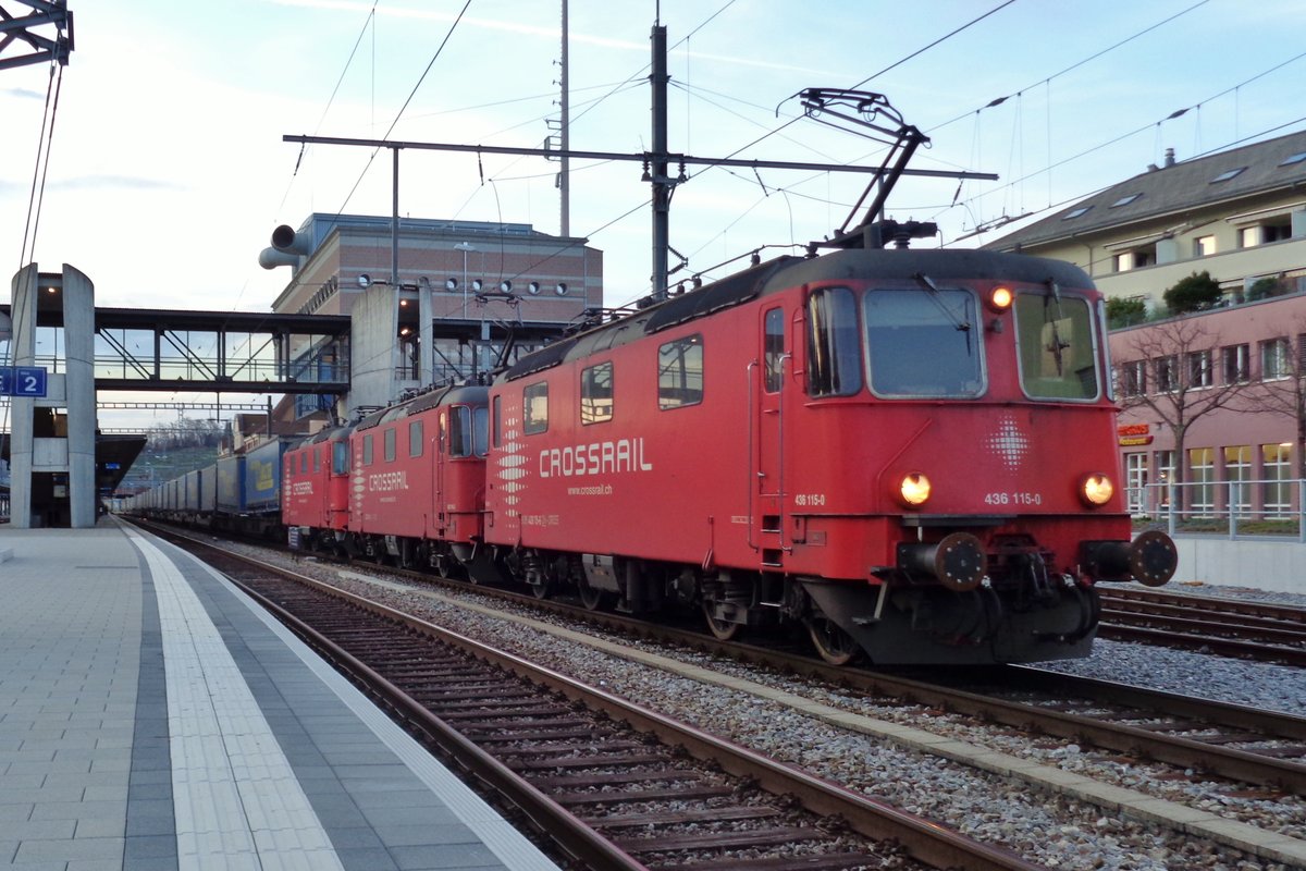 Crossrail-Trio mit 436 115 an der Spitze steht am 23 März 2017 in Spiez.