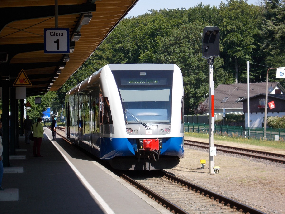 Dadurch das ich wieder Bahnfahrer bin bot sich,am 02.August 2015,die günstige Gelegenheit für mich für ein Tagesausflug zur Insel Usedom.So fotografierte ich die UBB beim Kopfmachen in Heringsdorf.