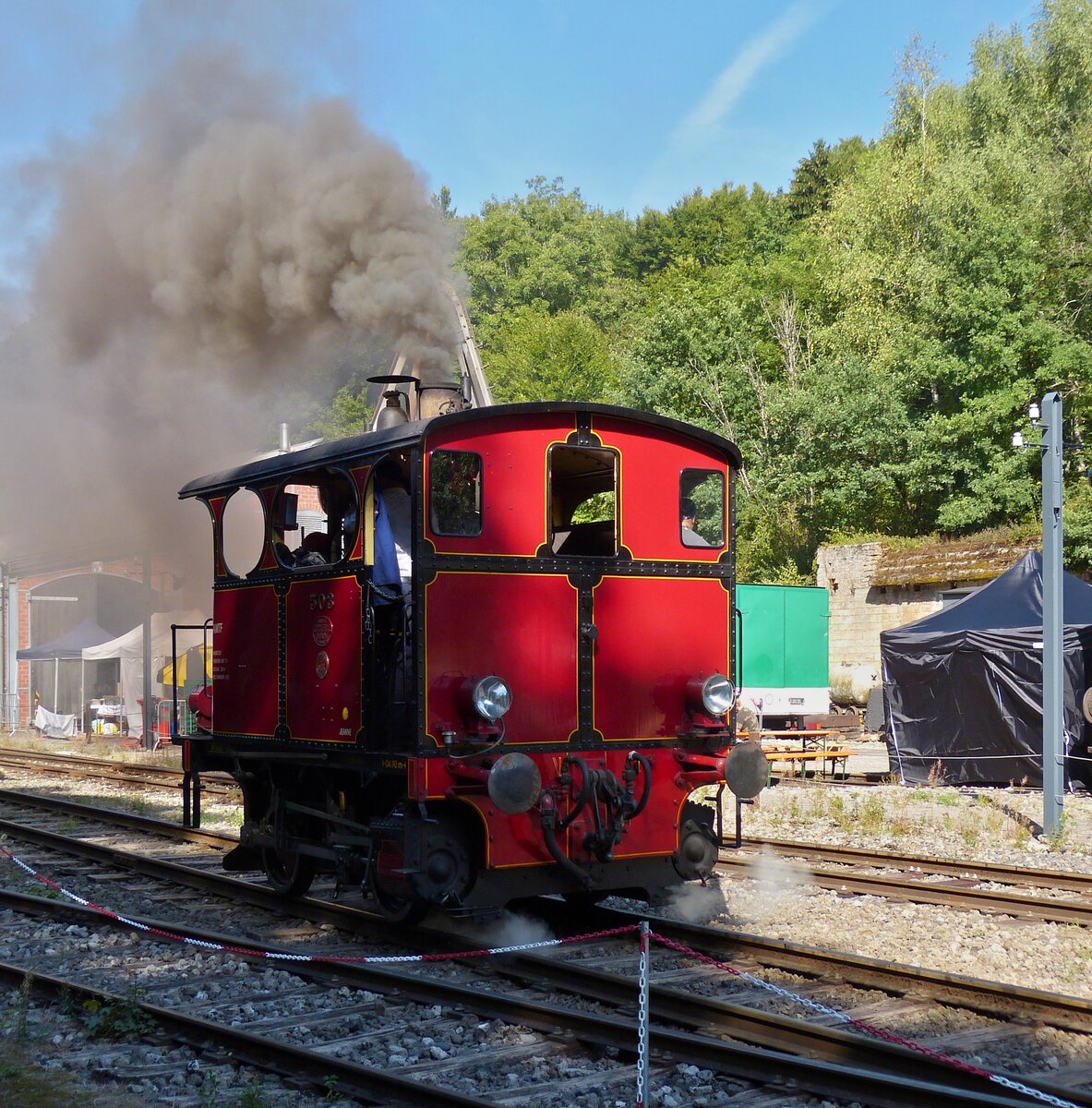 Dampffestival im Fond de Gras, Stehkesseldamplok 503 fährt aus der Befüllungsanlage kommend in Bahnhof Fond de Gras ein um sich vor den Zug zusetzen. 04.09.2022 