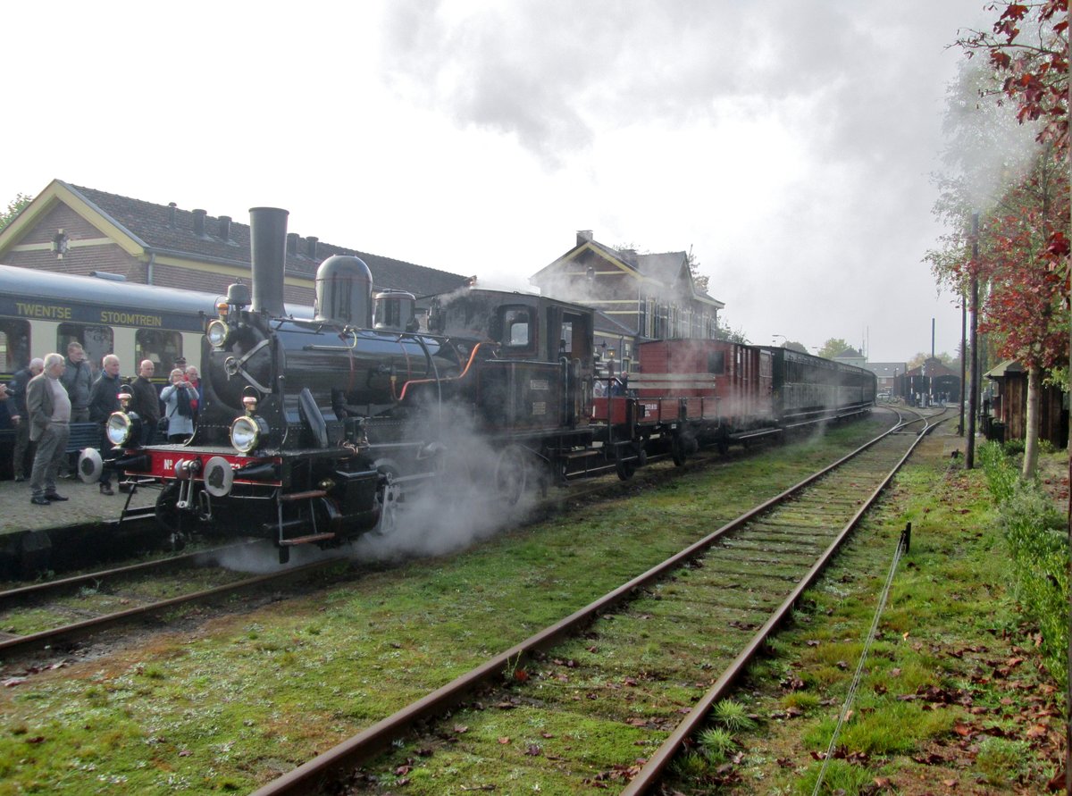 Dampfzug mit ex-NS 7853 steht am 23 Oktober 2016 bei der MBS in Haaksbergen.