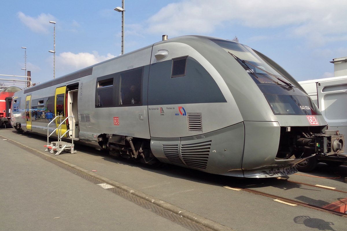 DB 641 034 steht am 8 April 2018 in Dresden-Altstadt. 