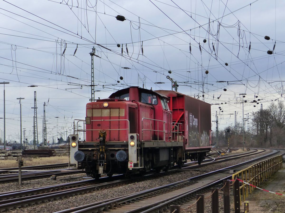 DB Cargo Diesellok 294 845-3 Rangierbahnhof Kln-Kalk Nord 08-03-2018.

DB Cargo dieselloc 294 845-3 rangeerstation Kln-Kalk Nord 08-03-2018.