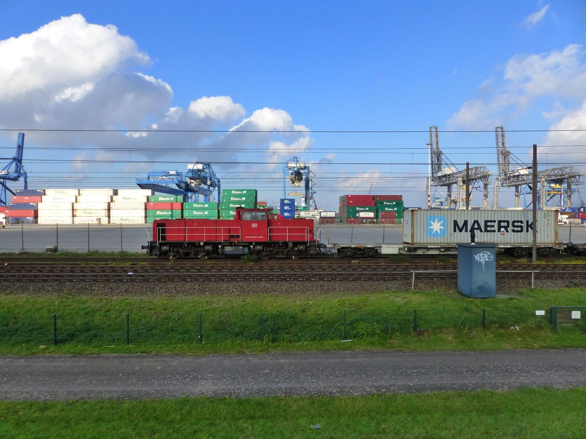 DB Cargo Diesellokomotive 6425 Vondelingenweg, Rotterdam 23-10-2020.


DB Cargo diesellocomotief 6425 Vondelingenweg, Rotterdam 23-10-2020.
