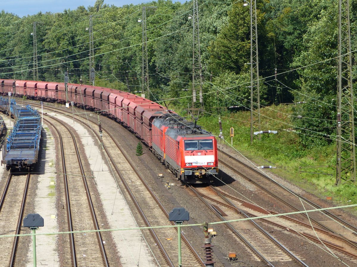 DB Cargo loc 189 036-7 mit Schwesterlok. Duisburg Entfang 14-09-2017.

DB Cargo loc 189 036-7 met zusterloc. Duisburg Entfang 14-09-2017.